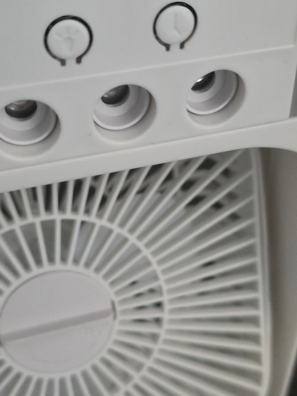 Mini Klimatyzator 3w1 – Wentylator, Nawilżacz z Mgłą, LED