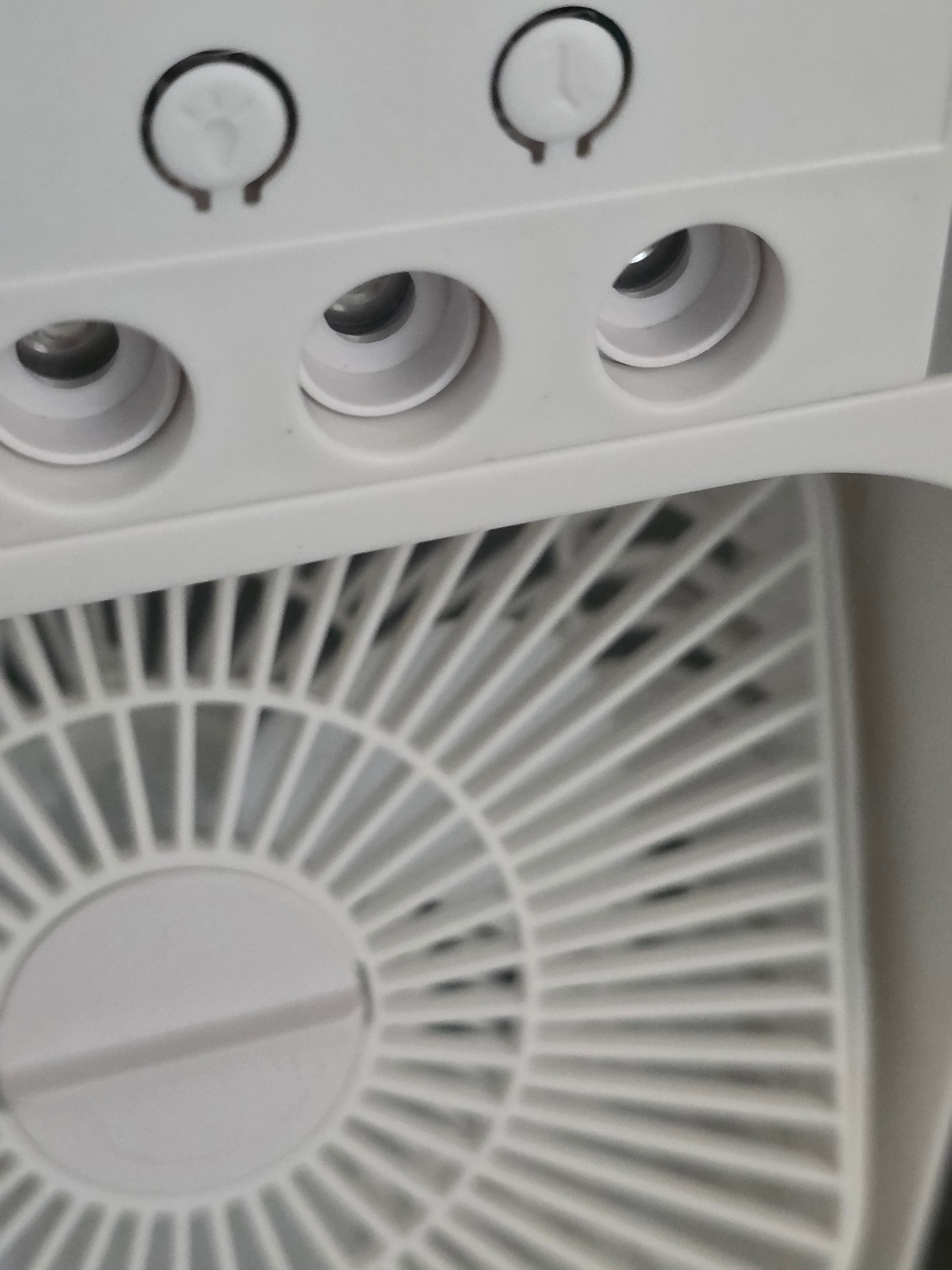 Mini Klimatyzator 3w1 – Wentylator, Nawilżacz z Mgłą, LED