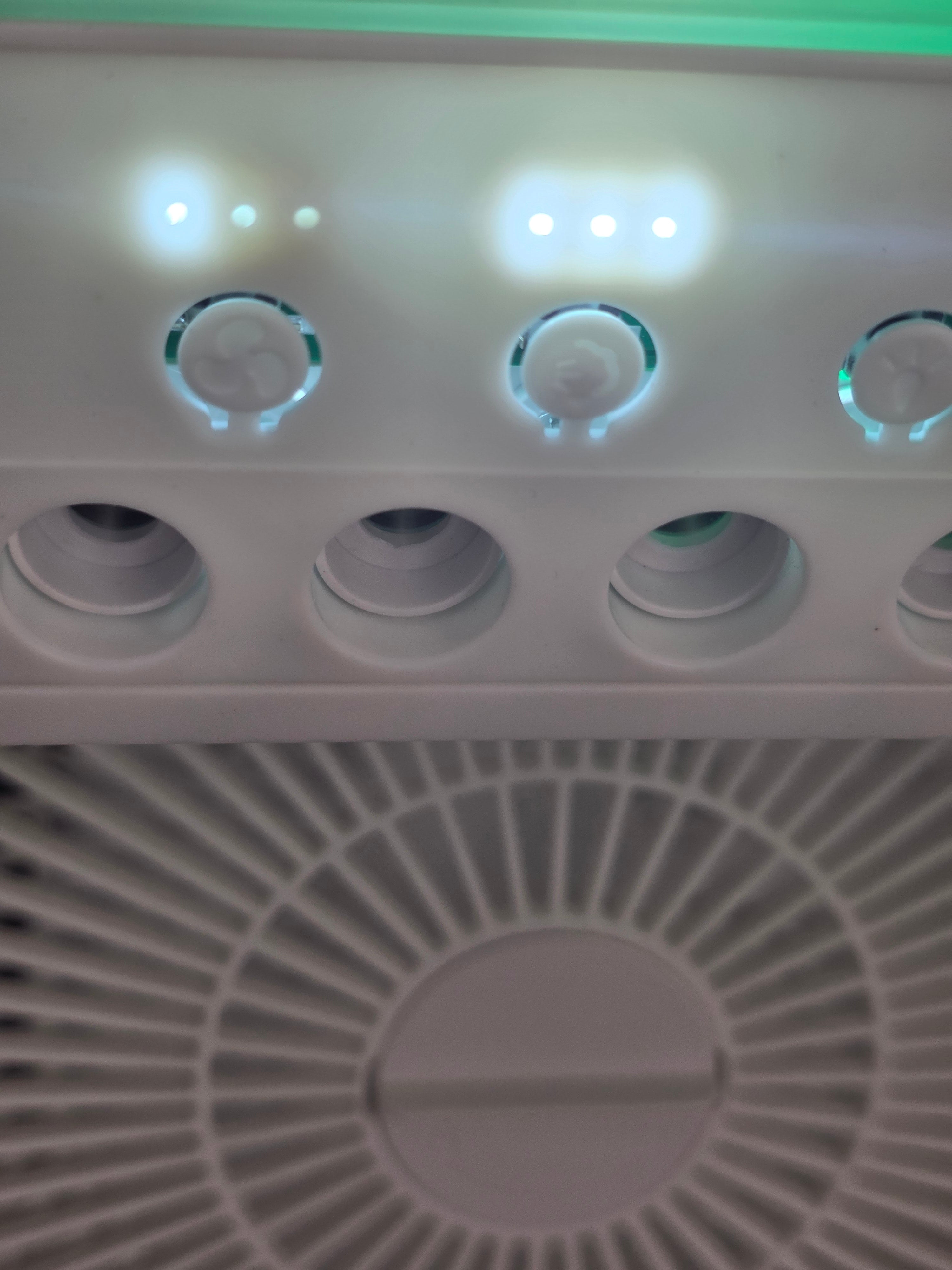 Mini Klimatyzator 3w1 – Wentylator, Nawilżacz z Mgłą, LED